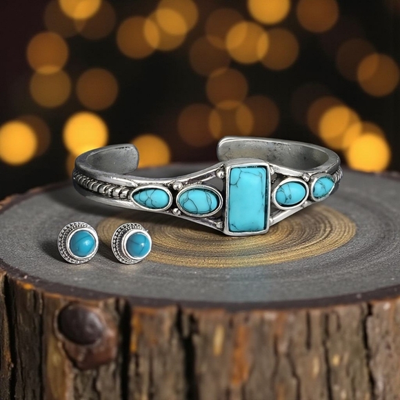 Boho Chic Antique Silver & Turquoise Stone Cuff Bracelet and Earrings Set 🌿 - Picture 4 of 14